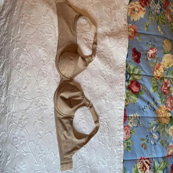 Vanity Fair nude bra size 36C - Picture 1 of 6